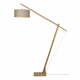 Podna svjetiljka s bež sjenilom i Good &amp; Mojo Montblanc konstrukcijom od bambusa