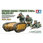 Plastic model German Goliath with Pioneer Team